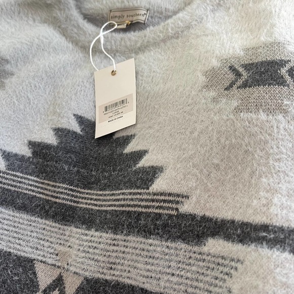 Simply Southern Aztec Soft & Fuzzy Long Sleeve Sweater Large - Picture 4 of 7